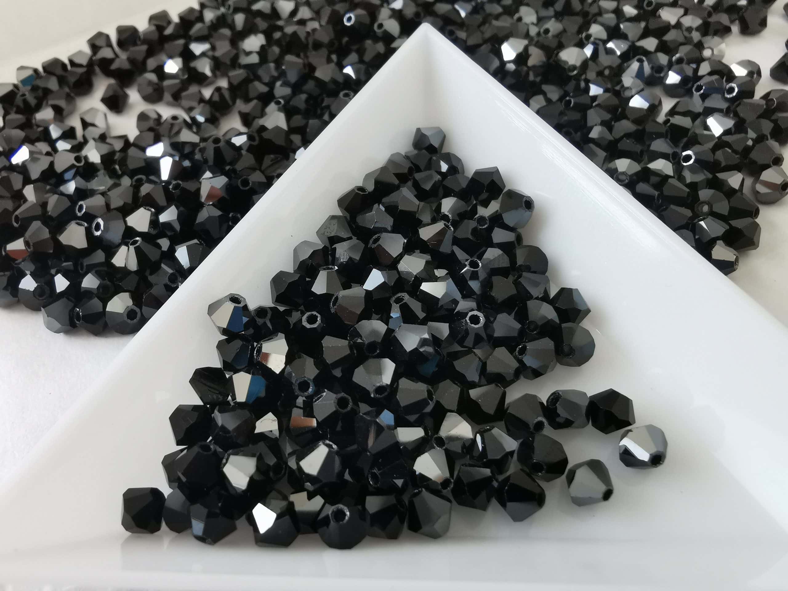Bicono preciosa 4 mm Jet Hematite Half